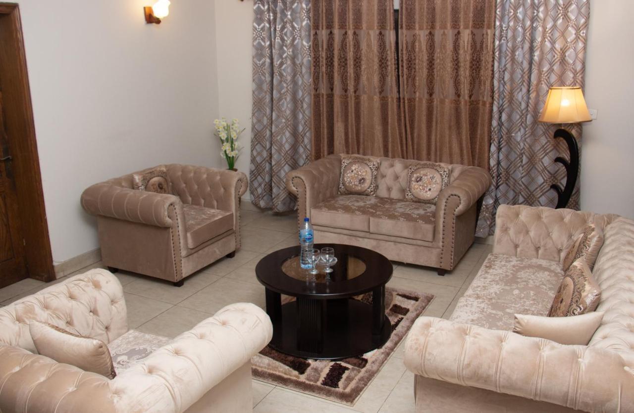 Livin Hub Guest House Islamabad Exterior foto